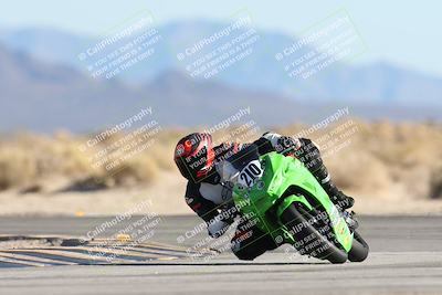 media/Dec-07-2025-CVMA (Sun) [[3e7d2de5dc]]/Race 9-Formula UL Shootout/